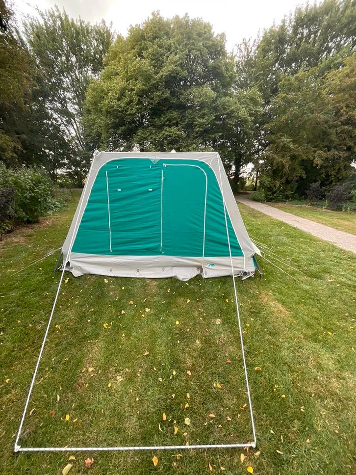 Tent. Katoen 17 jaar op zolder en vandaag opgezet, Caravans en Kamperen, Tenten, Ophalen of Verzenden