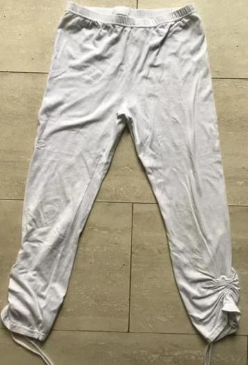 Witte legging maat L / XL beschikbaar voor biedingen