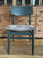 Vintage stoel, Huis en Inrichting, Stoelen, Ophalen, Zo goed als nieuw, Zwart, Twee