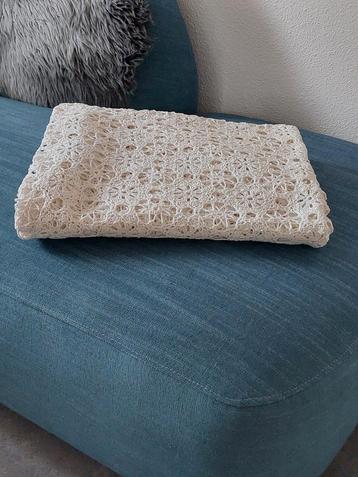 Witte handgehaakte sprei, plaid of woondeken. beschikbaar voor biedingen