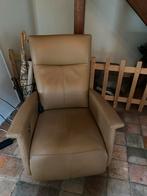 Licht bruine leren elektrische Prominent relaxstoel, Ophalen, Minder dan 75 cm, Leer, Zo goed als nieuw