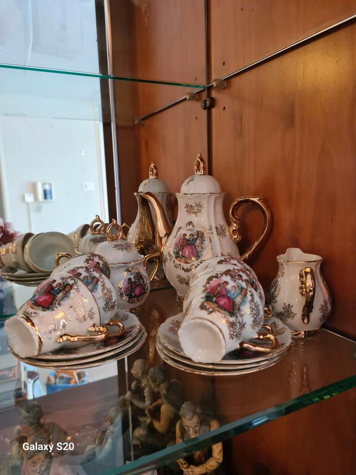 Antiek Theeservies met Gouden Details, Antiek en Kunst, Antiek | Servies compleet, Ophalen of Verzenden