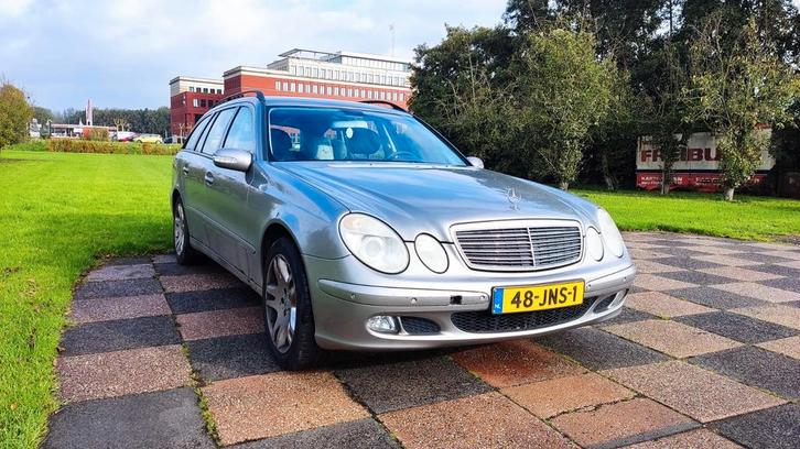 Mercedes-Benz E-Klasse 1.8 E200 Kompr Combi AUT 2006 Grijs, Auto's, Mercedes-Benz, Particulier, E-Klasse, ABS, Achteruitrijcamera