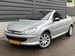Peugeot 206 CC 2.0-16V Cabrio Leer NAP! NETTE STAAT!, Auto's, 136 pk, Gebruikt, Zwart, 4 cilinders