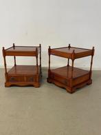 Lamptafel taxus, twee stuks, Minder dan 55 cm, Gebruikt, Vierkant, Engels / Klassiek