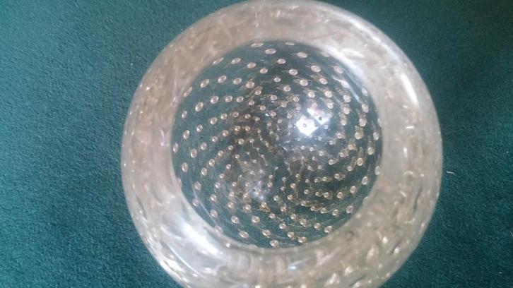 Bolvormig siervaasje, Leerdams spijkerglas., Antiek en Kunst, Antiek | Glas en Kristal, Ophalen of Verzenden