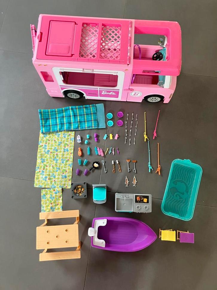 Barbie droomcamper - helemaal compleet, Kinderen en Baby's, Speelgoed | Speelgoedvoertuigen, Zo goed als nieuw, Ophalen of Verzenden