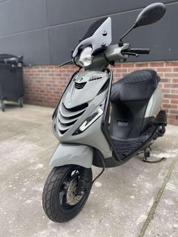 Piaggo zip 2V 4Takt Full option Sp nardo Grey beschikbaar voor biedingen