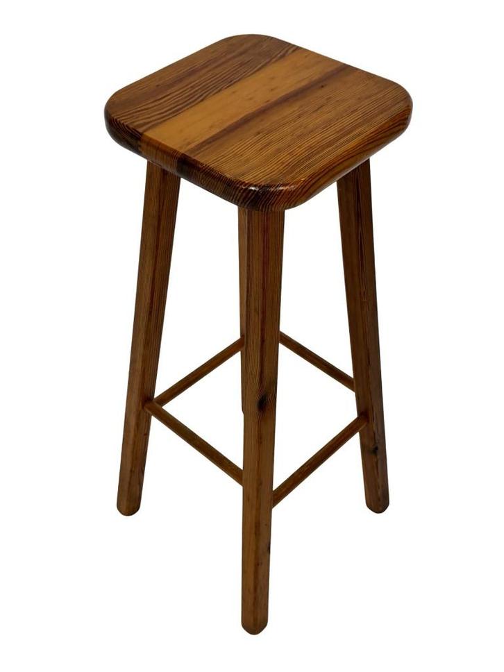 Vintage barkruk plantenkruk grenenhout pinewood jaren 60, Huis en Inrichting, Barkrukken, Gebruikt, Hout, 1 kruk, Met voetsteun