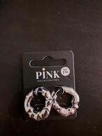 Nieuwe zilverkleurige oorbellen van Pink, Hangers, Nieuw, Ophalen of Verzenden, Zilver