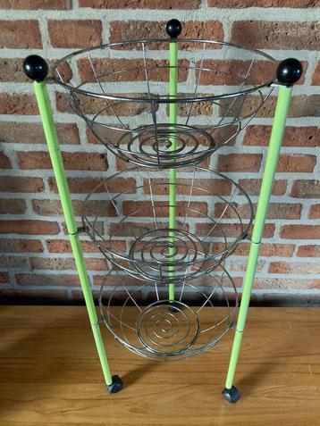 Kleine vintage trolley beschikbaar voor biedingen