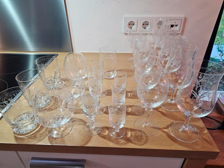 Theresienthal handgegraveerde glazen. Grote set, Antiek en Kunst, Antiek | Glas en Kristal, Ophalen