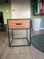Houten/metalen nachtkastje, Huis en Inrichting, Slaapkamer | Nachtkastjes, Minder dan 45 cm, Ophalen of Verzenden, Zo goed als nieuw