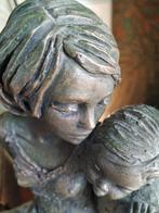 bronzen beeld moeder en kind, Antiek en Kunst, Ophalen, Brons