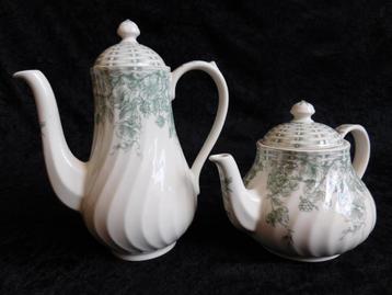 Barratts koffiepot en theepot, groene bloemen en vruchten, beschikbaar voor biedingen