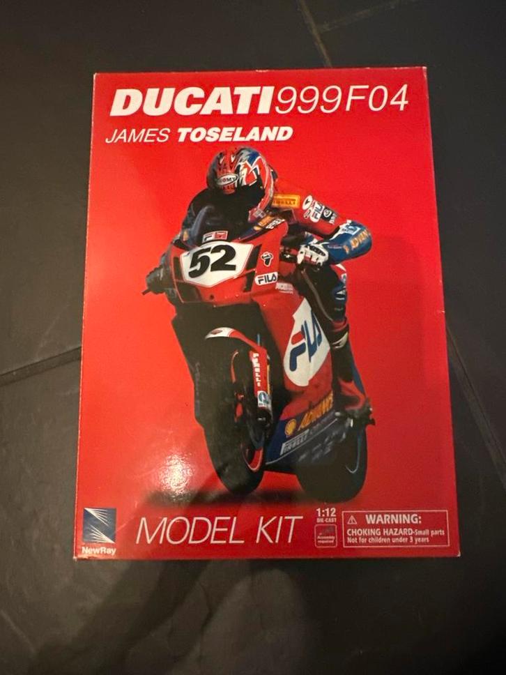 Ducati 999F04 James Toseland Model Kit, Hobby en Vrije tijd, Modelbouw | Auto's en Voertuigen, Zo goed als nieuw, Overige typen