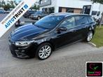 Renault Megane Estate 1.2 TCe Série Signature Exclusiv AUTO, 65 €/maand, Gebruikt, 4 cilinders, Met garantie (alle)