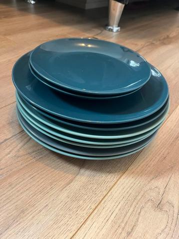 Ikea borden - in nieuwstaat. beschikbaar voor biedingen