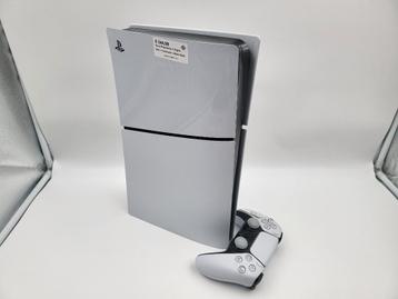 Sony Playstation 5 Digital Slim + Controller | Nette Staat beschikbaar voor biedingen