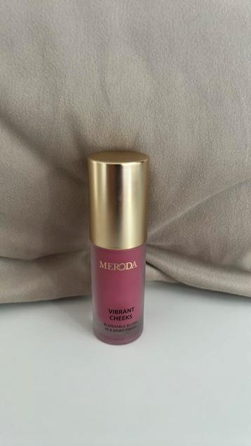 Meroda vibrant cheeks Pink beschikbaar voor biedingen