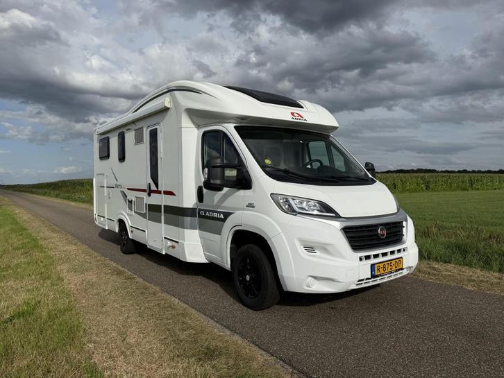 Adria Matrix 670 sl Enkele bedden 89700 km, Caravans en Kamperen, Campers, Bedrijf, tot en met 4, Adria, Diesel, Handgeschakeld