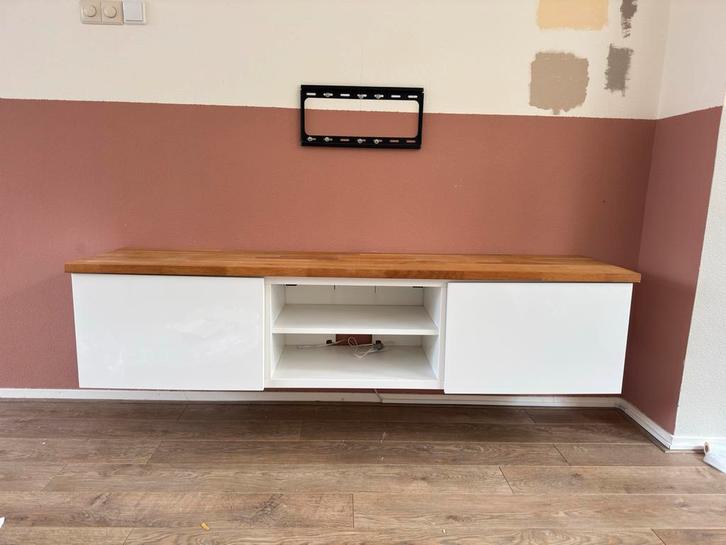 Tv meubel hoogglans wit met houten plank, Huis en Inrichting, Kasten | Televisiemeubels, Gebruikt, Minder dan 100 cm, 150 tot 200 cm