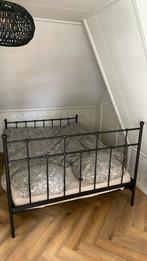 Stalen 2 persoons bed 200x140, Huis en Inrichting, Slaapkamer | Bedden, Ophalen, 90 cm, Eenpersoons, Zo goed als nieuw