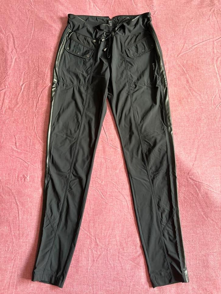 Zip 73 travelbroek maat 30, Kleding | Dames, Broeken en Pantalons, Zo goed als nieuw, Maat 38/40 (M), Zwart, Ophalen of Verzenden
