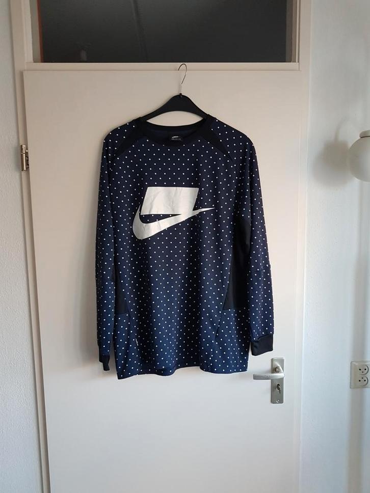 Nike nsw long sleeve shirt polka dot print maat xl, Kleding | Heren, Sportkleding, Zo goed als nieuw, Overige typen, Maat 56/58 (XL)