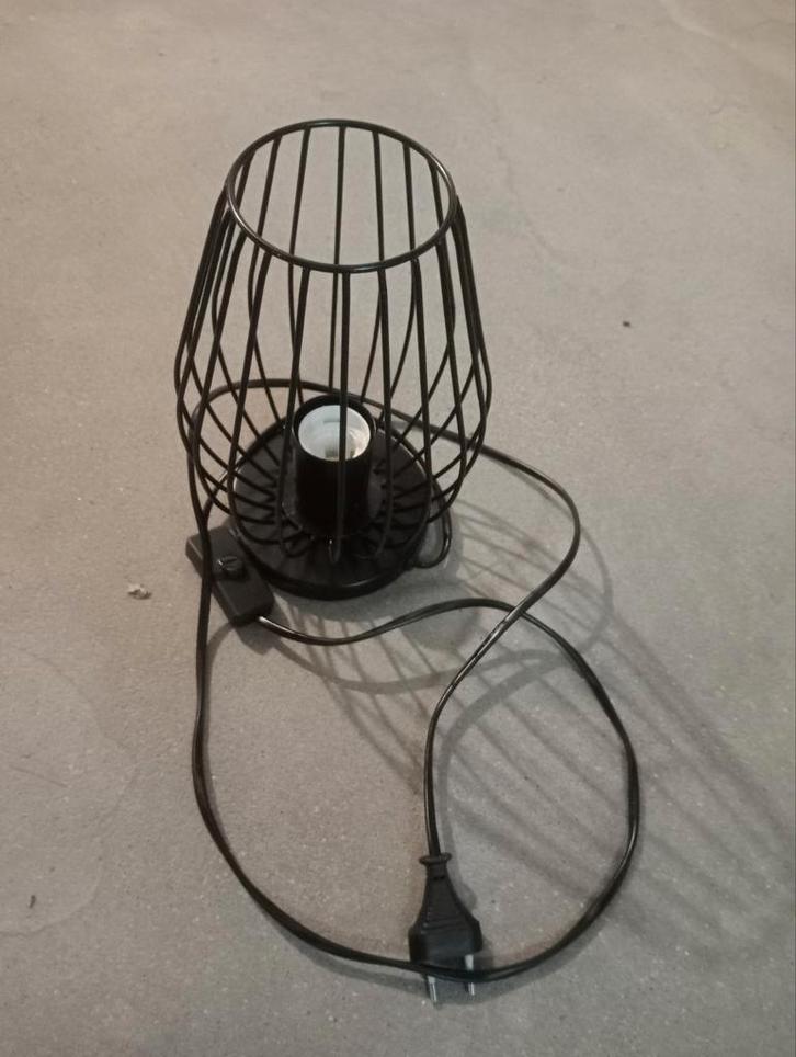Lamp, nachtlampje,tafellamp.1x 40 watt  Austria, Huis en Inrichting, Lampen | Tafellampen, Zo goed als nieuw, Minder dan 50 cm