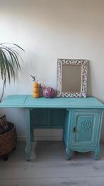 Schattig houten antiek klein bureau, met houtsnijwerk, Ophalen, Gebruikt, Bureau