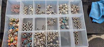 100+ bedels  beschikbaar voor biedingen