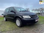 Chrysler Voyager 2.4i SE // 7 persoons // airco // apk //, Voorwielaandrijving, Elektrische ramen, 450 kg, Gebruikt