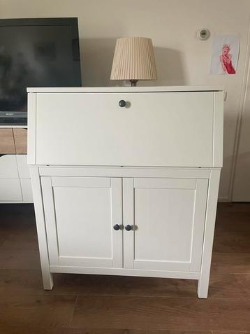 Hemnes bureau/secretaire beschikbaar voor biedingen
