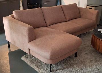 Spengen splinternieuwe hoekbank.(Cinnamon kleur). beschikbaar voor biedingen