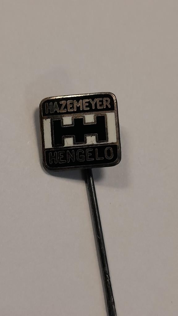 Hazemeyer Hengelo Speldje, Ophalen of Verzenden, Gebruikt, Merk, Speldje of Pin