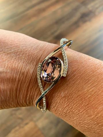 Swarovski Armband Grote Roze Steen NIEUW in originele doos beschikbaar voor biedingen
