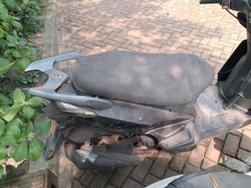 Scooter te koop beschikbaar voor biedingen