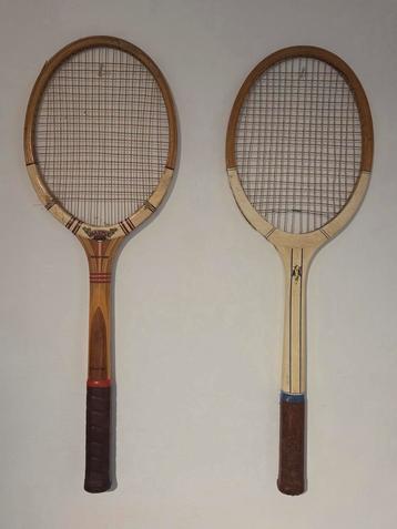 Twee oude houten tennisrackets  beschikbaar voor biedingen