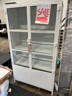 Vitrinekast staal wit 180cm, Info@savoireinteriors.com, 150 tot 200 cm, 25 tot 50 cm, 50 tot 100 cm