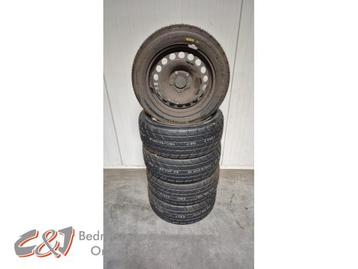 Bandenset van een Opel Astra beschikbaar voor biedingen