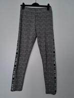 Zoso broek maat M zwart wit geruit met letter bies, Maat 38/40 (M), Zwart, Ophalen of Verzenden, Zo goed als nieuw