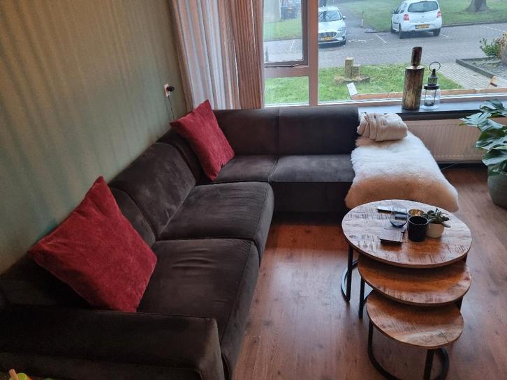 Nette kwantum bank, Huis en Inrichting, Banken | Bankstellen, Zo goed als nieuw, Hoekbank, Vierpersoons of meer, 250 tot 300 cm