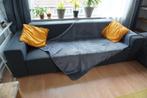 Old dark grey sofa | Oude donkergrijze bank, Huis en Inrichting, Banken | Sofa's en Chaises Longues, Ophalen, Hout, Gebruikt, 100 tot 125 cm