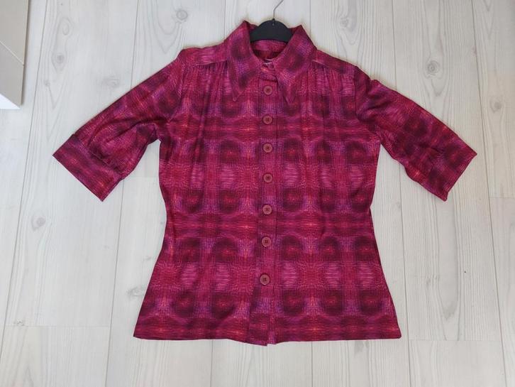Mooie bordeauxrode polo Tante Betsy m, Kleding | Dames, Blouses en Tunieken, Zo goed als nieuw, Maat 38/40 (M), Overige kleuren