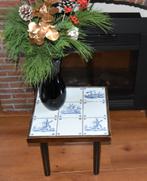 Vintage Bijzettafel met Delfsblauw Tegeltjes, Ophalen, Minder dan 45 cm, Minder dan 55 cm, Gebruikt