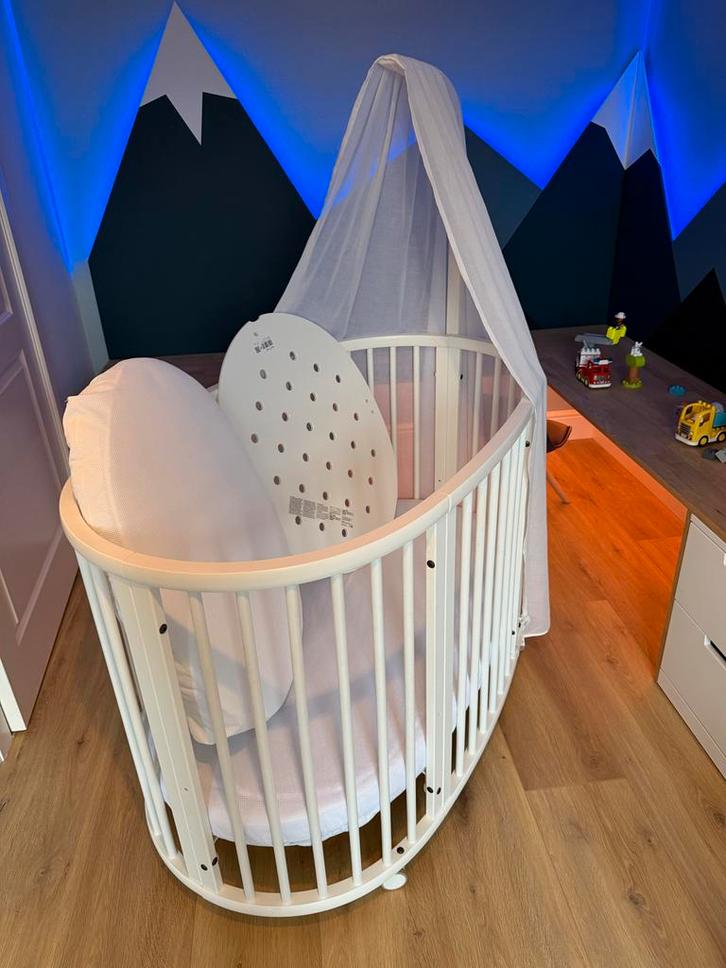 Stokke Sleepi Mini V2 + Uitbreidingsset, Kinderen en Baby's, Babywiegjes en Ledikanten, Gebruikt, Ledikant, Ophalen