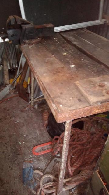 Zware Werkbank (onderhoud nodig) beschikbaar voor biedingen