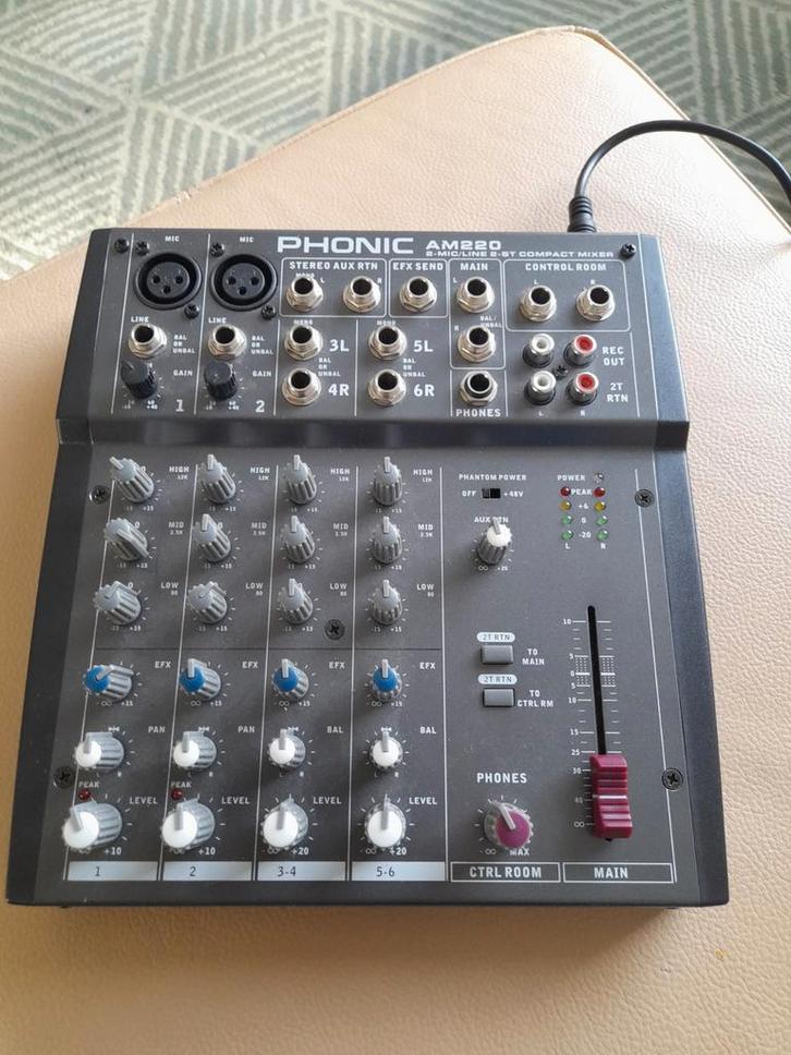 Phonic AM220 Mixer - Compact en veelzijdig!, Muziek en Instrumenten, Mengpanelen, Zo goed als nieuw, 5 tot 10 kanalen, Microfooningang