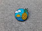 1 kleurijke zomerse pin met een Ananas, Zon en Zee te koop, Verzamelen, Speldjes, Pins en Buttons, Ophalen of Verzenden, Nieuw